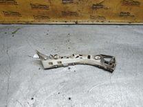 Кронштейн крепления бампера заднего SGWWF0 Mazda 3