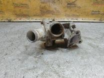 Корпус термостата 26PXX6 Mitsubishi Carisma - Фото 3