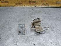 Петля двери передней правой EZQA6K Volkswagen Passat