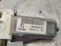 Стеклоподъемник электрический передний правый 8TBN9M Peugeot 307 купить