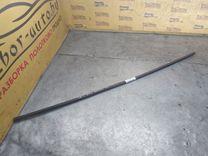 Молдинг стекла двери передней правой наружный SR68E9 Volkswagen Touran