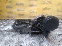 Кронштейн компрессора кондиционера HJNZBB Audi A4 - Фото 3