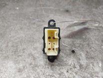 Кнопка стеклоподъемника переднего правого GIK619 Mazda Premacy купить с доставкой