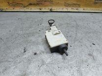 Активатор замка крышки топливного бака 9P4UF7 Renault Laguna купить в магазине запчастей бу