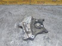 Кронштейн двигателя X7QXE8 Opel Zafira