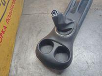 Консоль салона (кулисная часть) 6HYN4D Toyota Yaris купить с доставкой