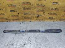 Накладка подсветки номера RG0JM4 Mercedes C W202 купить в магазине запчастей бу