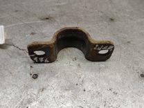 Крепление втулки стабилизатора 8JT5AD Volkswagen Sharan купить