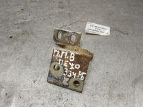 Петля двери передней правой O8JOLB Peugeot 306 - Фото 1