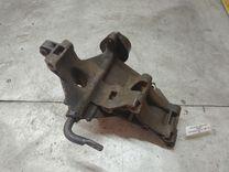 Кронштейн генератора CXS9FT Volkswagen Sharan