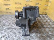 Кронштейн двигателя M2V7JY Audi A4 - Фото 4