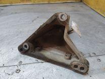 Кронштейн двигателя 3JUB31 Audi A4 купить