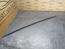 Молдинг стекла двери передней правой наружный SR68E9 Volkswagen Touran купить