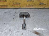 Ограничитель открывания двери задней Z1TNBD Toyota Avensis купить в магазине запчастей бу