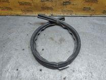 Уплотнитель капота 4J0W8N Opel Zafira