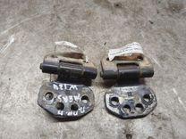 Петля двери передней правой 5A0R84 Mercedes E W124 - Фото 1