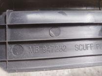 Накладка на порог внутренняя передняя правая YL3JOK Mitsubishi Carisma купить с доставкой