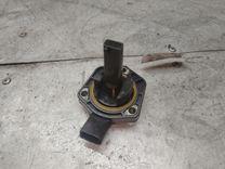 Датчик уровня масла IB9X7H Volkswagen Golf - Фото 2