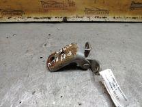 Петля двери передней левой R6FF06 Nissan Primera - Фото 1