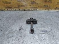 Ограничитель открывания двери передней V47QEA Toyota Avensis - Фото 4