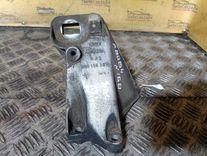 Кронштейн двигателя I88SXH Audi 80