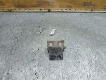 Кронштейн крепления бампера переднего UIID6R Audi 80 - Фото 3