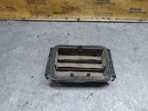 Решетка вентиляции кузова 5GPBGB Mitsubishi Carisma