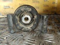 Подушка крепления КПП 9SFW9F Audi 80