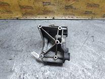 Кронштейн генератора 08UMEJ Peugeot 406 - Фото 2