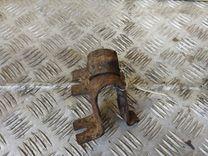 Крепление втулки стабилизатора 67FUQO Nissan Note - Фото 1