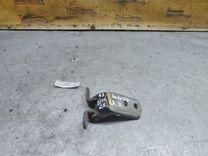 Петля двери передней правой CA8V17 Toyota Avensis купить