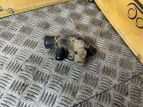 Фланец (тройник) системы охлаждения 7HE4KS Peugeot Expert