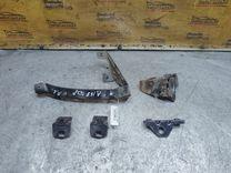 Кронштейн крепления крыла переднего левого H8LLFH Mercedes A W168 - Фото 1