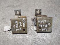 Петля двери задней правой L3D1T9 Peugeot 306 купить