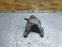 Кронштейн КПП R2THJ7 Opel Vectra - Фото 1