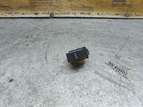 Кнопка стеклоподъемника заднего правого WUDQH6 Toyota Avensis - Фото 1