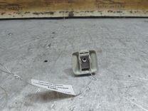 Крепление (крючок) солнцезащитного козырька E3M56V Volkswagen Jetta - Фото 3