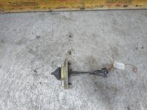 Ограничитель открывания двери передней 8MIC2K Mazda Premacy - Фото 4