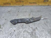 Кронштейн крепления бампера заднего TJ8O9J Toyota Corolla