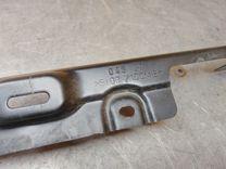 Кронштейн U8PQD2 Volkswagen Passat undefined