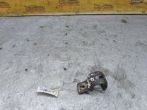 Крепление втулки стабилизатора J5YLFI Subaru Forester