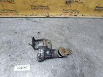Петля крышки багажника 61N0RV Renault Laguna