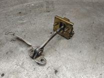 Ограничитель открывания двери передней 6OW990 Peugeot 406