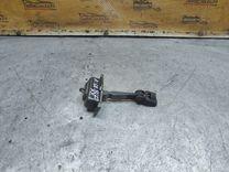 Ограничитель открывания двери передней Y9Z1XL Mercedes A W168 - Фото 1