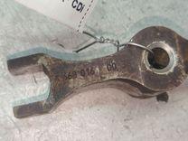 Скоба (кронштейн) крепления форсунки 2H4K8F Mercedes A W168 купить с доставкой