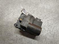Моторчик заслонки печки 9HK088 Mitsubishi Carisma