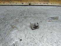 Крепление (крючок) солнцезащитного козырька 1QVXAG Peugeot 406 - Фото 1