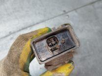 Замок двери задней левой J9G890 Mitsubishi Carisma - Фото 4