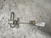 Ограничитель открывания двери задней 7QH33T Opel Meriva undefined