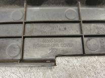  Накладка панели крепления облицовки (телевизора) 8ED95D Hyundai Trajet купить с доставкой. Огромный выбор запчастей и марок авто. У нас есть практически все.